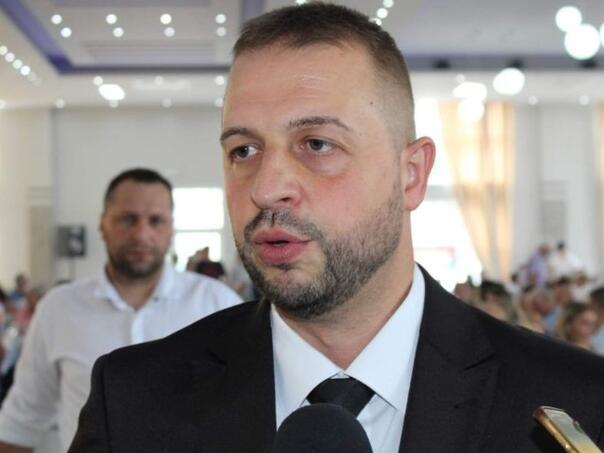 Nešković traži privremeno ukidanje akciza: Vlada RS obmanjuje javnost