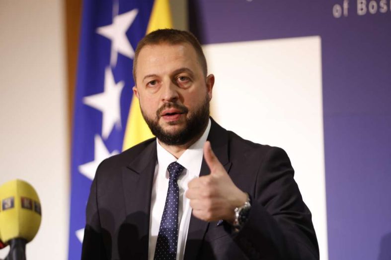 Nešković: Ukidanje akciza bila bi privremena mjera