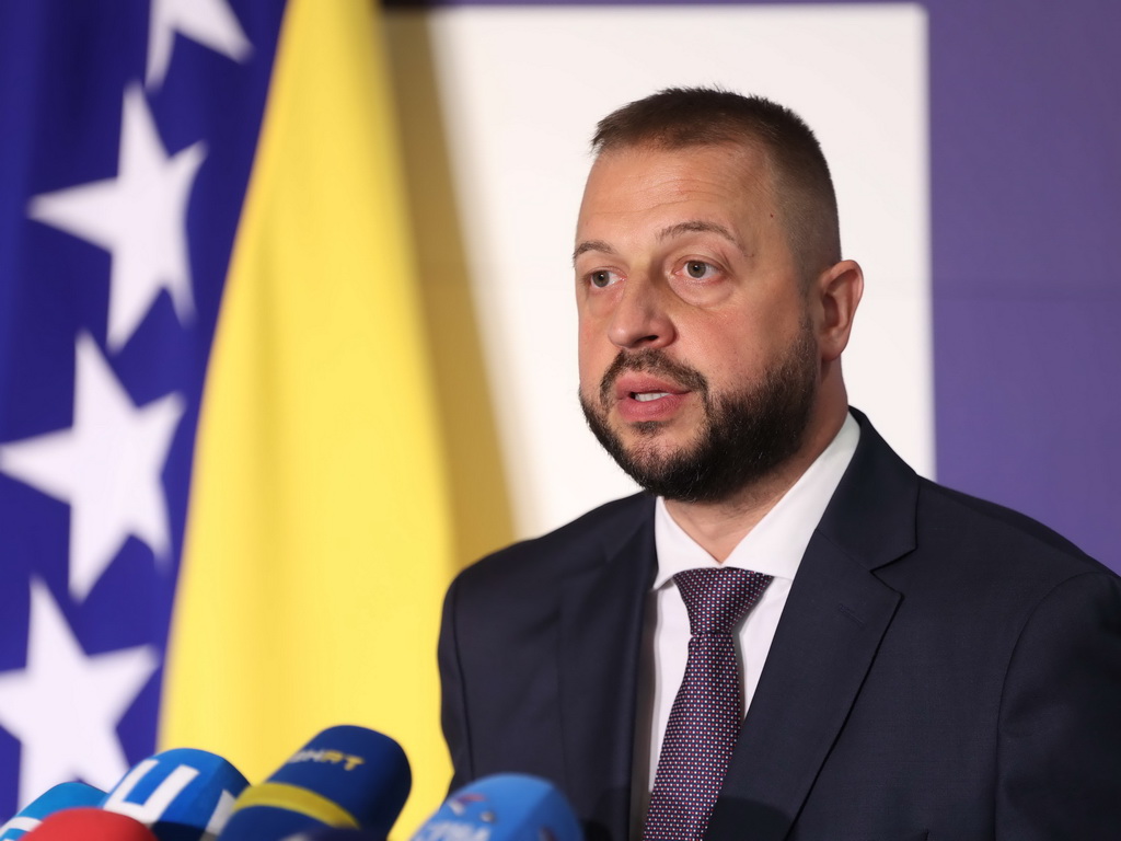 Nešković: Ukinuti akcize na gorivo, građani više ne mogu plaćati cijenu nesposobnosti vlasti