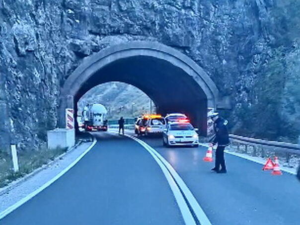Nesreća u Grabovici: Povrijeđene četiri osobe, obustavljen saobraćaj