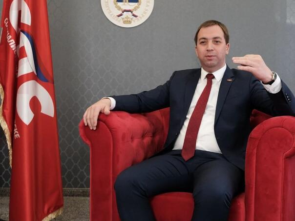 Selak pisao "kako Srbin može da glasa za Studente", sada je obrisao objave