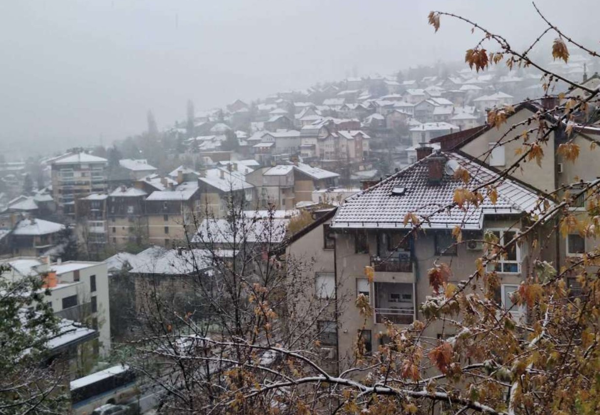 Nestabilno vrijeme pred nama: Kiša, snijeg i jutarnji minusi