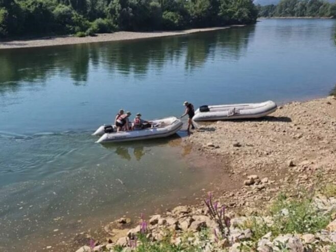 Nestao dječak tokom kupanja u Drini, u toku opsežna potraga