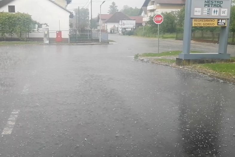 Nevrijeme na sjeveru BiH: Padao grad veličine jajeta