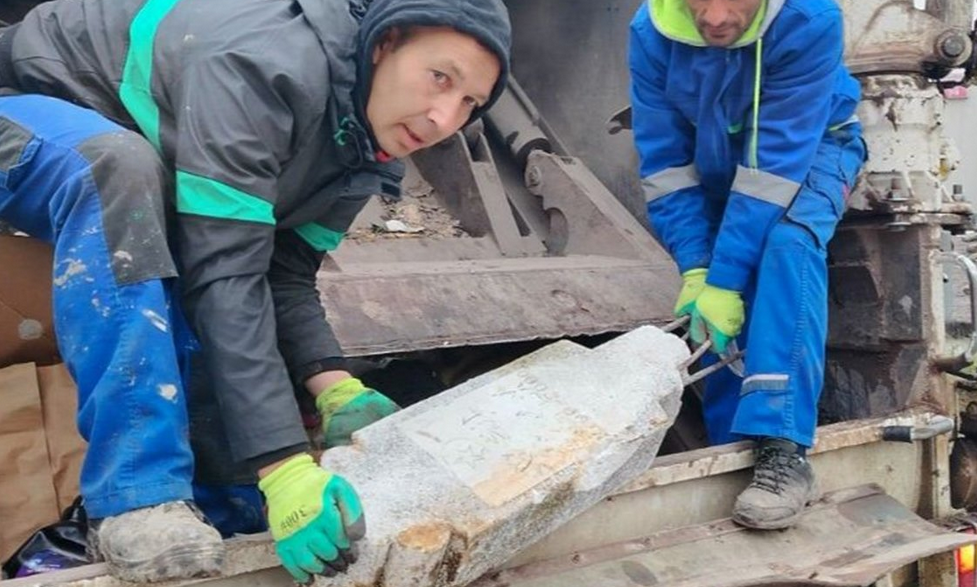 Nevjerovatna situacija u Kaknju: Neko bacio nišan u kontejner