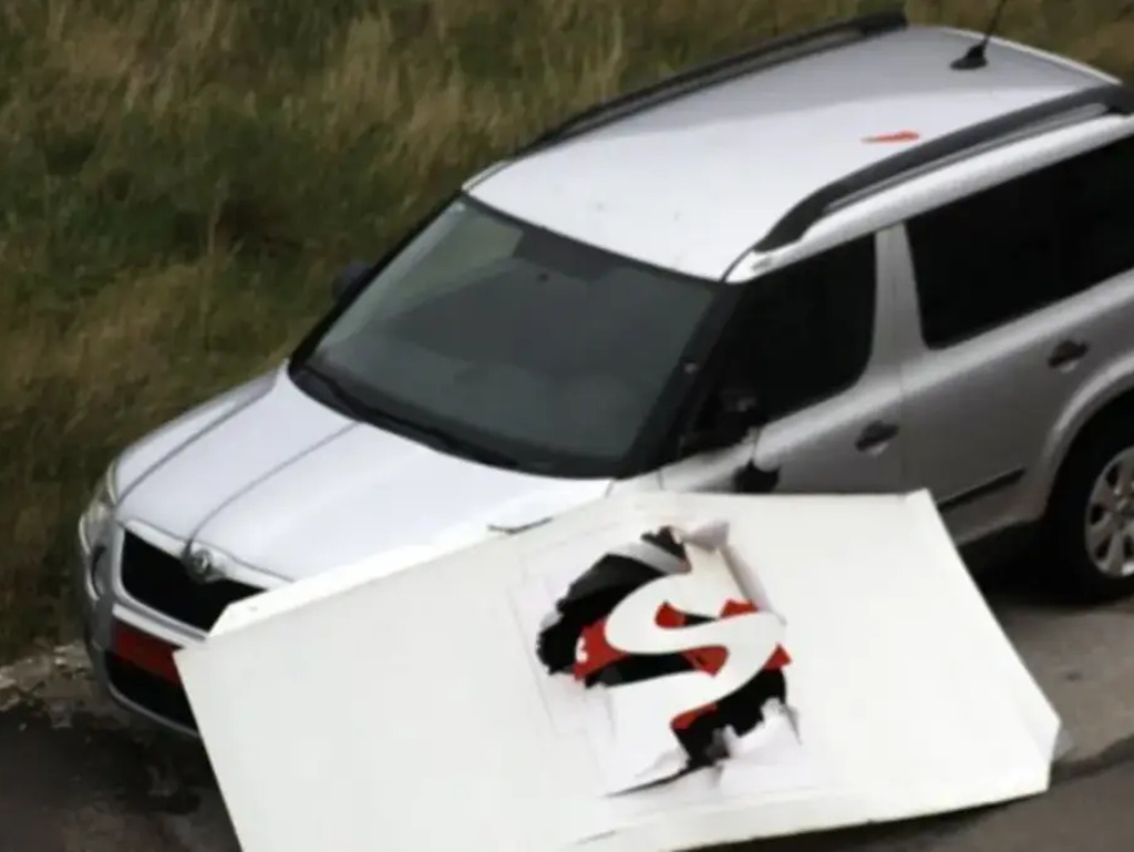 Nevrijeme na jugu BiH: Vjetar lomio grane, obarao reklame...