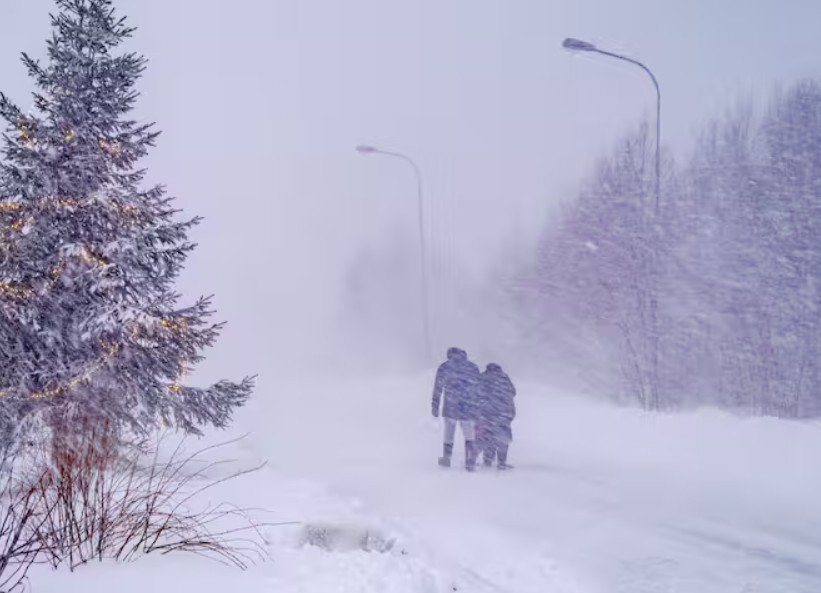 Nevrijeme u Holandiji odnijelo život, haos i na putevima i aerodromima