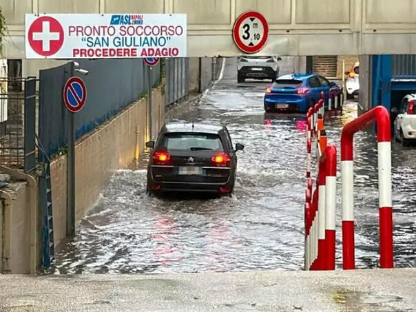 Nevrijeme u Italiji: Udar groma oštetio crkvu