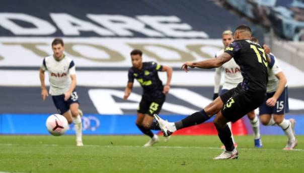 Newcastle u 97. minuti iz penala stigao do boda protiv Tottenhama