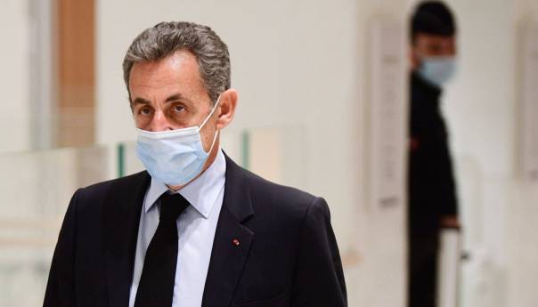 Nicolas Sarkozy osuđen na tri godine zatvora zbog korupcije