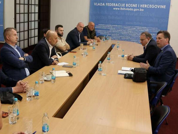 Nikšić i Hrnjić se sastali sa predstavnicima mljekarske industrije