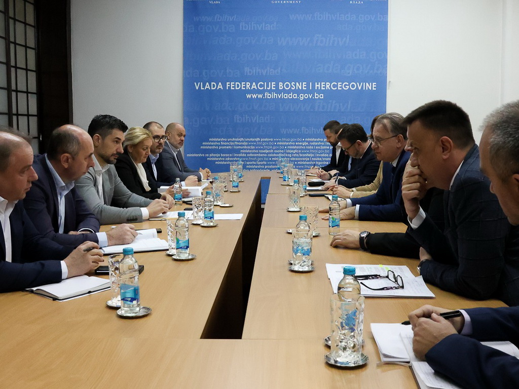 Nikšić i resorni ministri s predstavnicima Operator-Terminala i ŽFBiH o snabdijevanju naftom