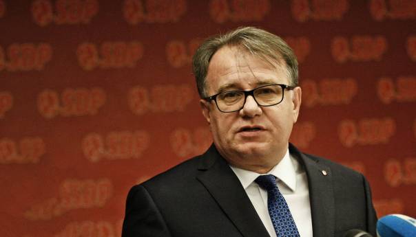 Nikšić: Kakvi navijači, napad u Mostaru ima politički pečat