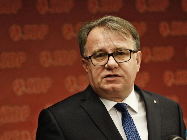 Nikšić poručio HDZ-u: Izborni zakon nije švedski stol