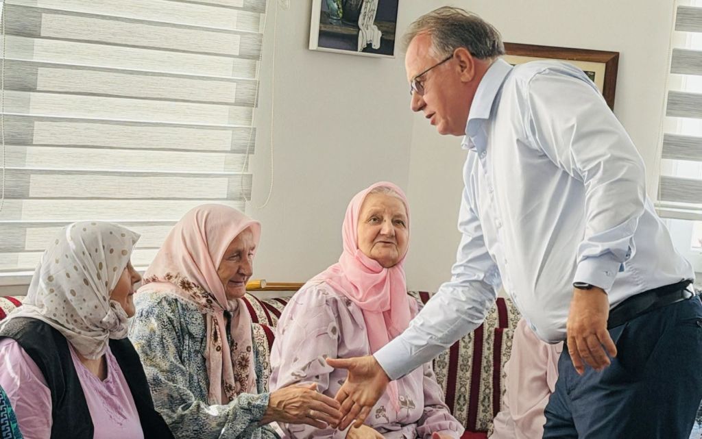 Nikšić posjetio Srebrenicu: "Povratnici nisu sami"