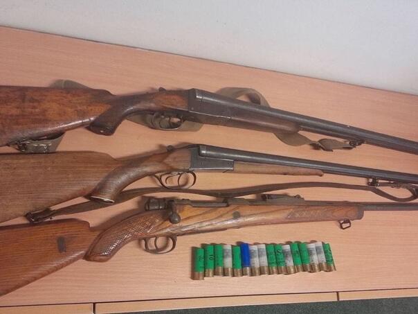 Nikšić: Prijavljen zbog porodičnog nasilja, policija pronašla nekoliko pušaka