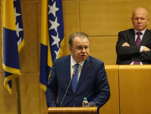 Nikšić u Parlamentu FBiH: U 2026. moramo se zadužiti