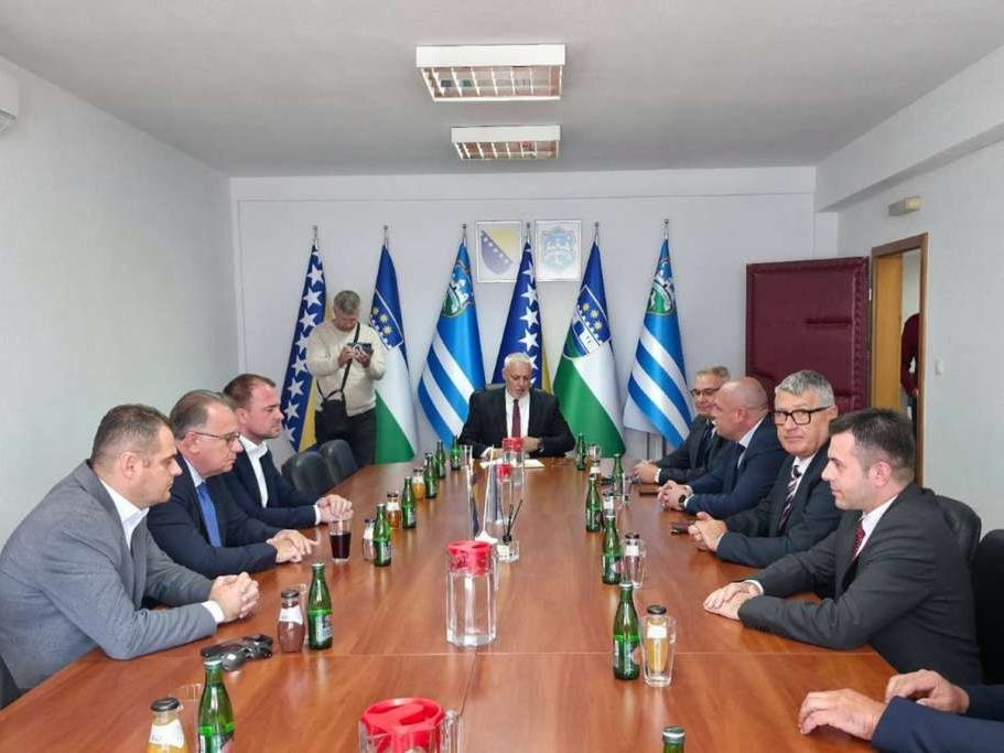 Nikšić u USK: Više od četiri miliona KM za projekte u Velikoj Kladuši