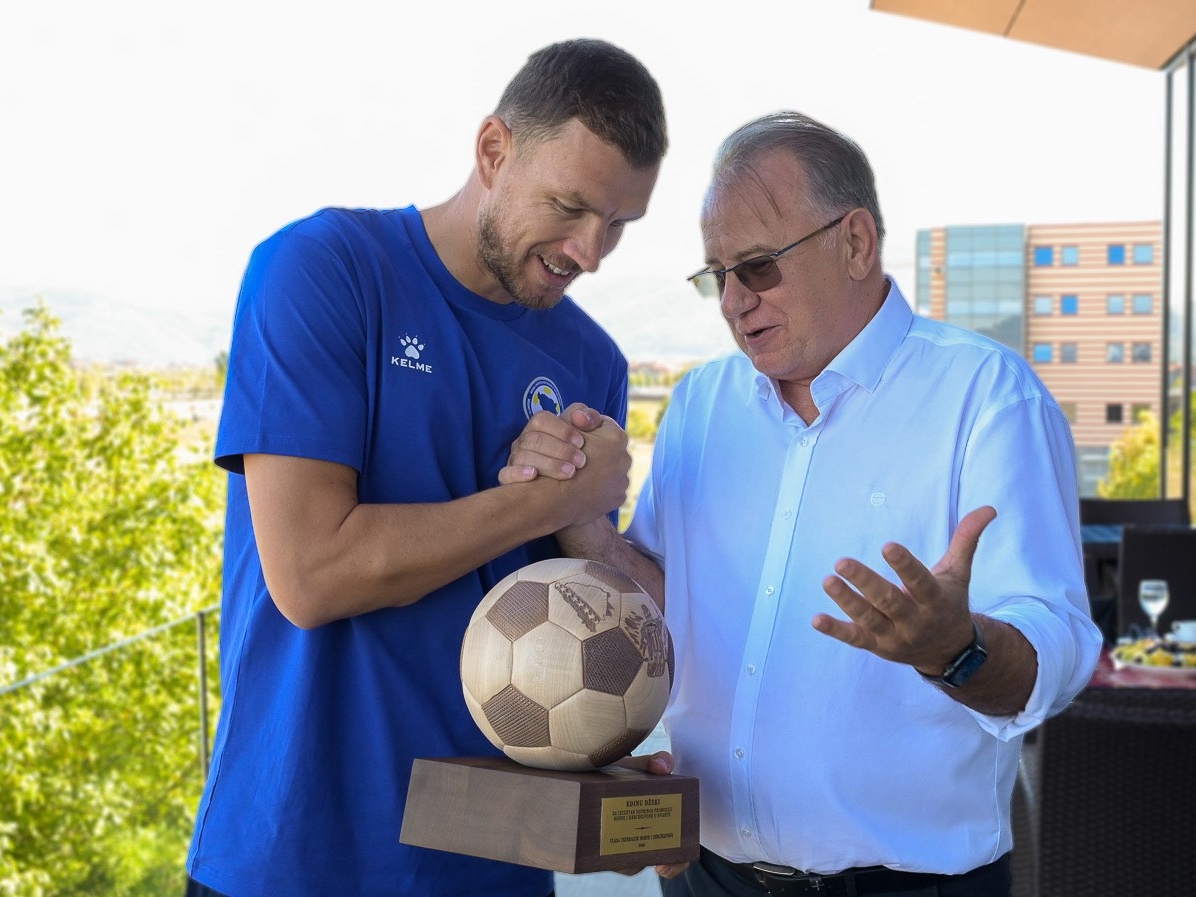 Nikšić uručio posebnu zahvalnicu Edinu Džeki za doprinos bh. sportu i promociji BiH