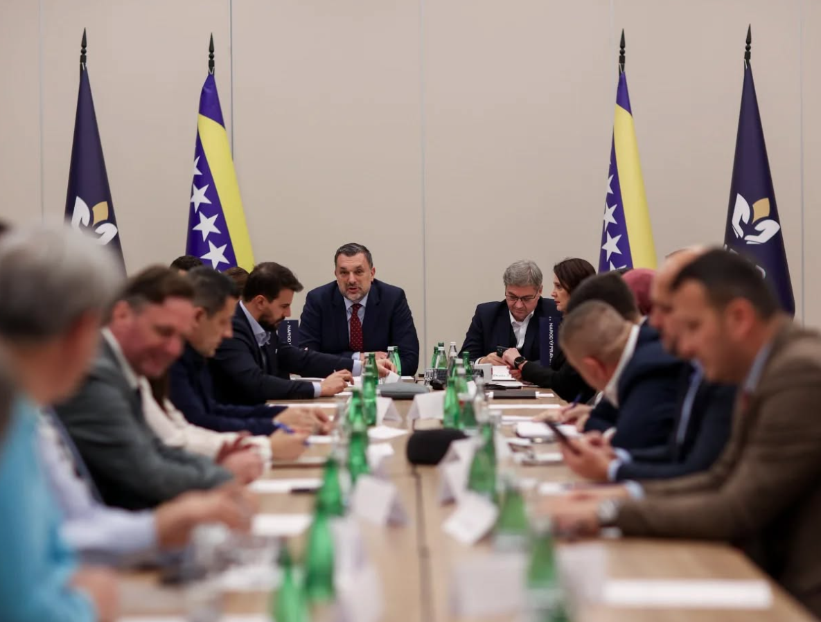 NiP: Podrška za Južnu interkonekciju, Dodik mora biti brisan iz registra