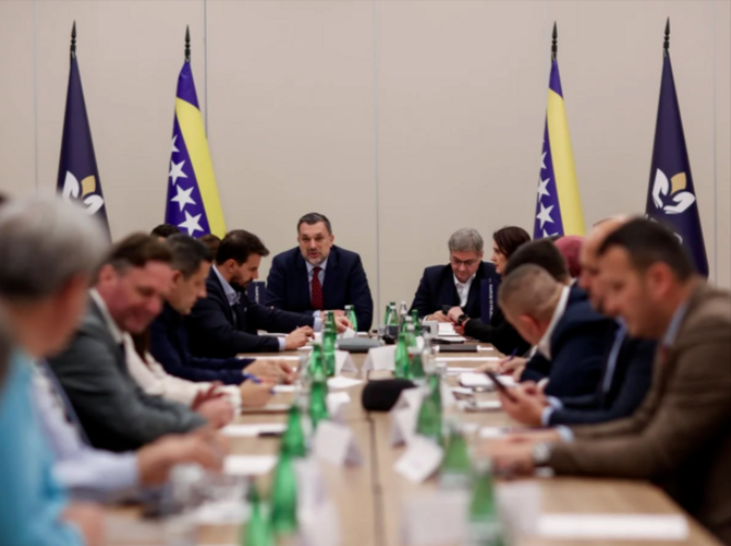 NiP: SDA spašava Dodika i legalizuje njegovu vladu