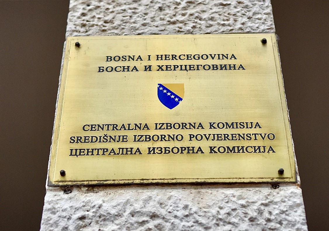 Niz kazni zbog preuranjene kampanje, najviše "zaplatio" Dodikov SNSD