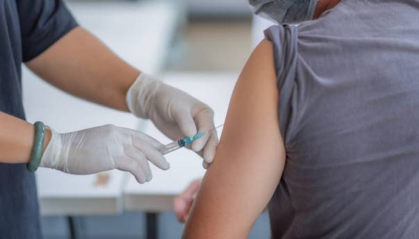 Njemačka planira uvesti obavezno cijepljenje za određene poslove?