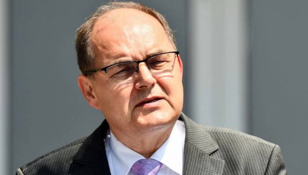 Njemačka štampa o Schmidtu: Šta ga je snašlo!?