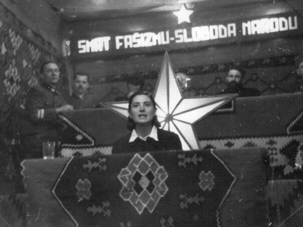 Njena fotografija je simbol ZAVNOBIH-a: Prva žena koja se obratila na zasjedanju u Mrkonjić Gradu