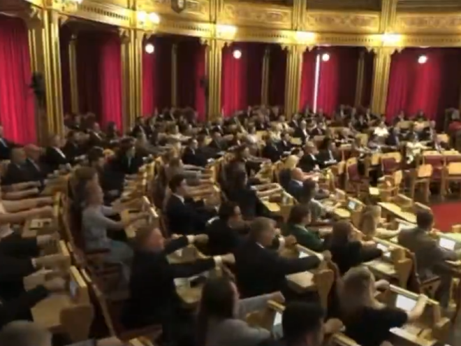 Norveški parlament "poludio" za SP: Zastupnici izveli vikinško veslanje