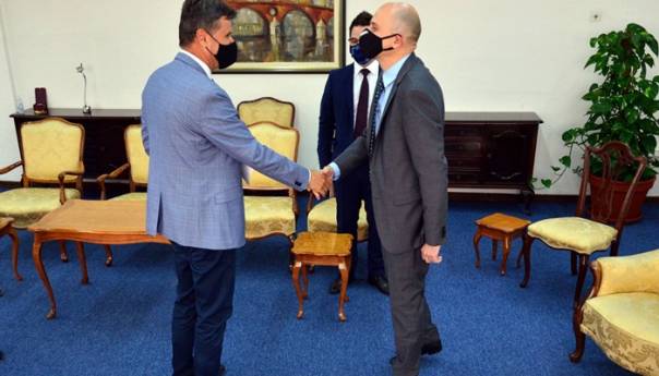 Novalić razgovarao sa ambasadorom Mađarske