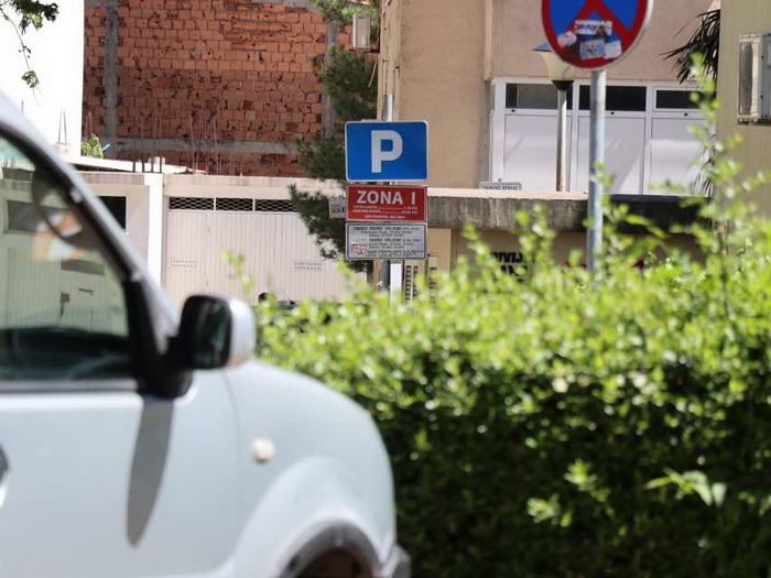 Nove cijene parkinga u Sarajevu: Evo koliko će koštati sat, garaže i "pauk"