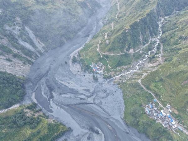 Nove poplave u Nepalu nose sve pred sobom: Kuće i mostovi nestaju pod vodom