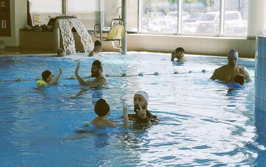 Novi ciklus škole plivanja na bazenu Otoka