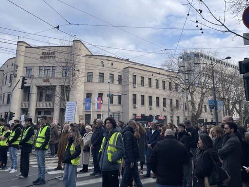 Novi protest studenata: Rastu tenzije, blokirane ulice u Beogradu