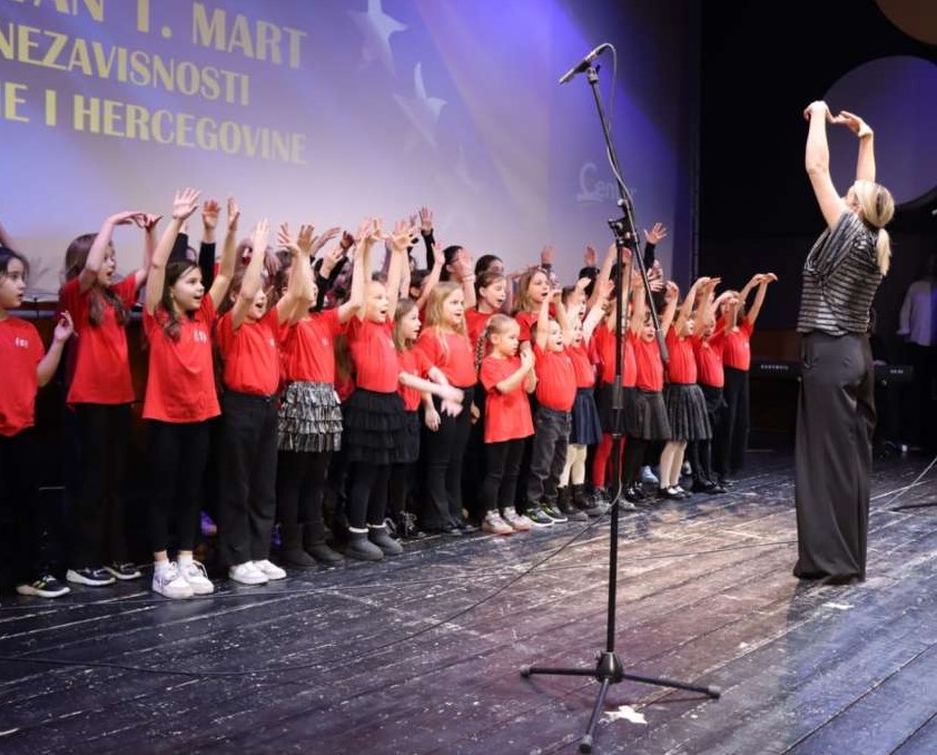 Novo Sarajevo svečano obilježilo Dan nezavisnosti BiH kroz veče poezije, muzike i plesa