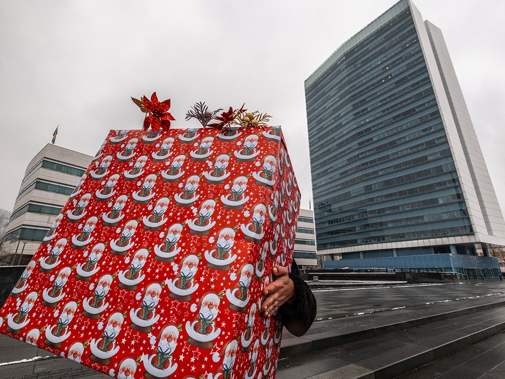 Novogodišnji pokloni Vijeća ministara BiH za odabrane