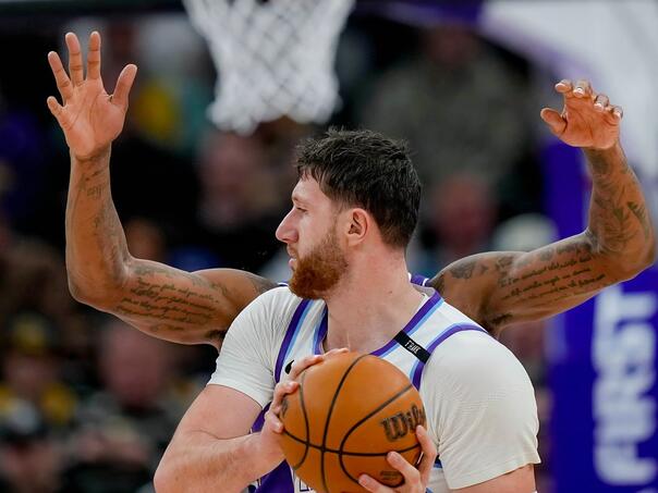 Nurkić odličan, ali Dončić je bio nezaustavljiv