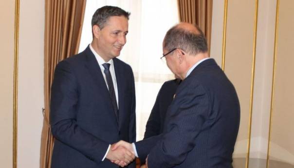 O čemu je Schmidt razgovarao s Komšićem i Bećirovićem