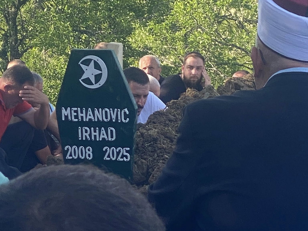 Obavljen ukop i klanjana dženaza mladom Irhadu Mehanoviću