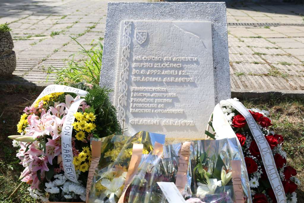 Obilježena 34. godišnjica ubistva 11 Sarajlija na Trgu solidarnosti