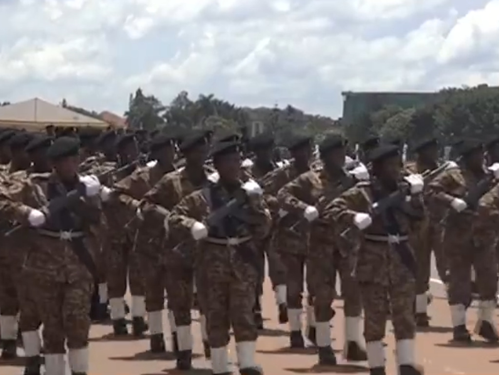 Obilježili 8. mart vojnom paradom na kojoj su učestvovale samo žene