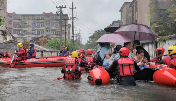 Obilne kiše u Kini, poplavilo nekoliko gradova
