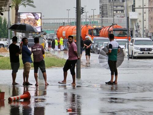 Obilne padavine izazvale poplave u Dubaiju