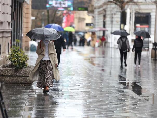 Oblačno i kišovito jutro u BiH, slabi pljuskovi poslijepodne