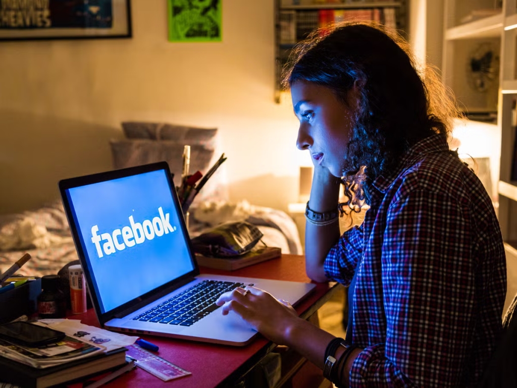 Obrisano 750 hiljada profila tinejdžera na Facebooku i Instagramu