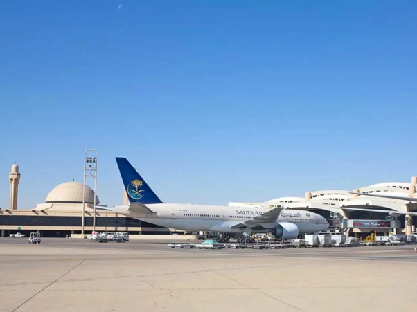 Obustavljen rad aerodroma u Rijadu nakon napada, vlasti procjenjuju štetu