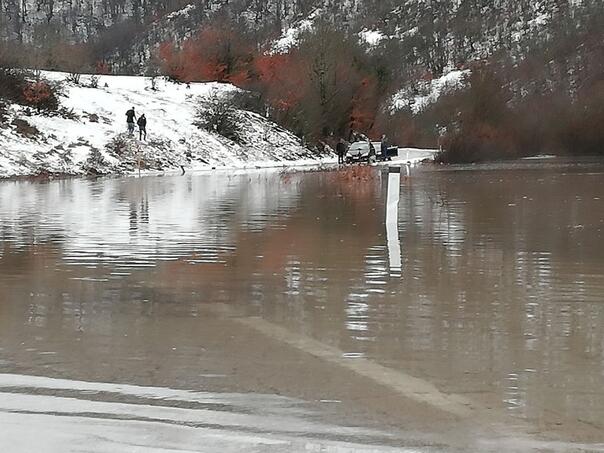 Prijete poplave: Rastu vodostaji bh. rijeka, neke se i izlile