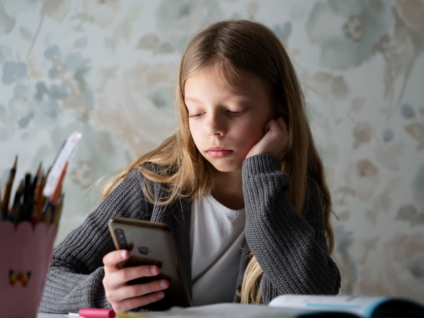 Odbor EP-a traži zabranu društvenih mreža mlađima od 13