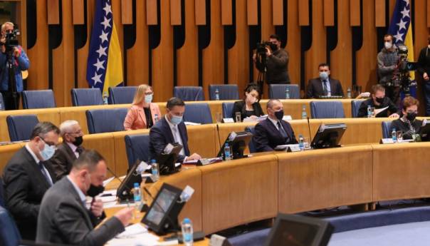 Odluka o potvrđivanju smjene Lučića nije na dnevnom redu Doma naroda